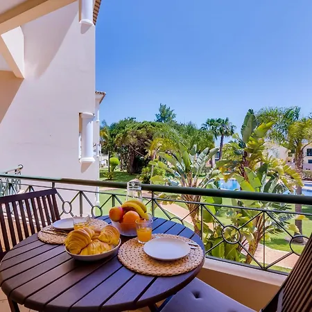 1 Bdr With Pool Next To Laguna Golf Course Vilamoura